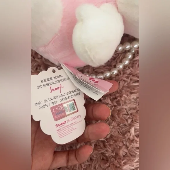 NWT Sanrio Hellokitty large plush purse. Super adorable and well detailed. - Picture 6 of 6